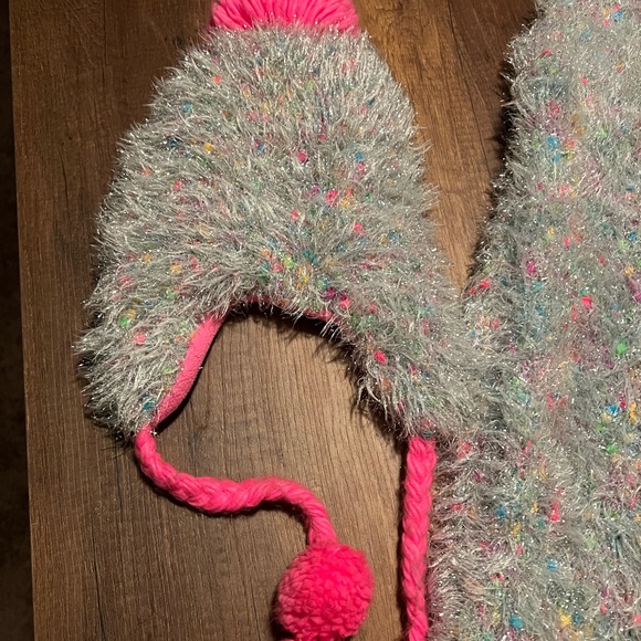 Justice “R” Hat & Scarf Set - Picture 6 of 6